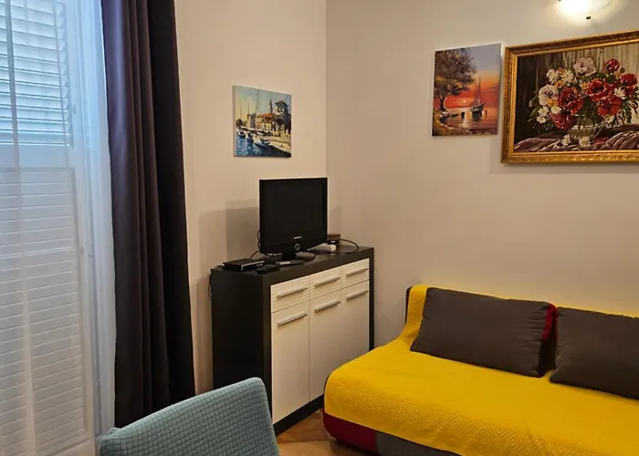 Apartment Mary